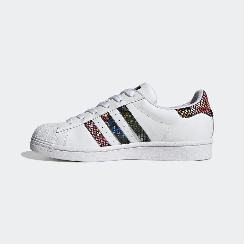 adidas Superstar 耐磨防滑低帮板鞋女款白黑红FW3692