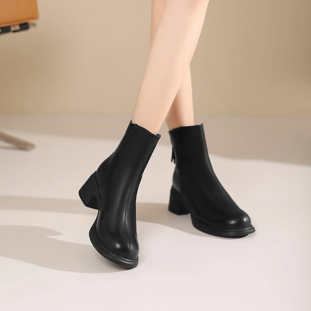 索菲娅秋冬新款百搭粗跟增高女靴短筒显瘦弹力靴女SF44116130