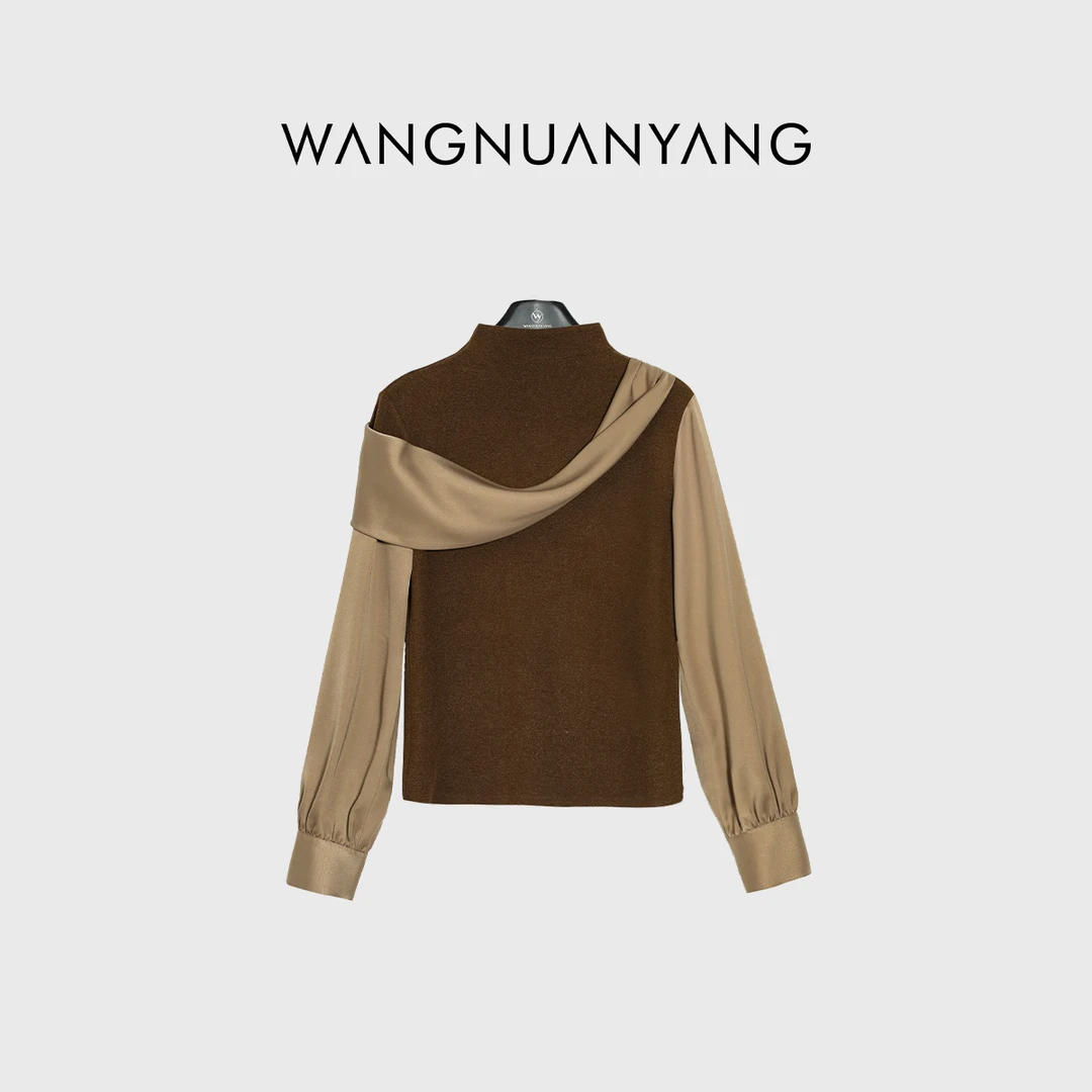 【王暖阳】生巧咖啡｜小众设计款拼接半高领上衣（23N80081）
