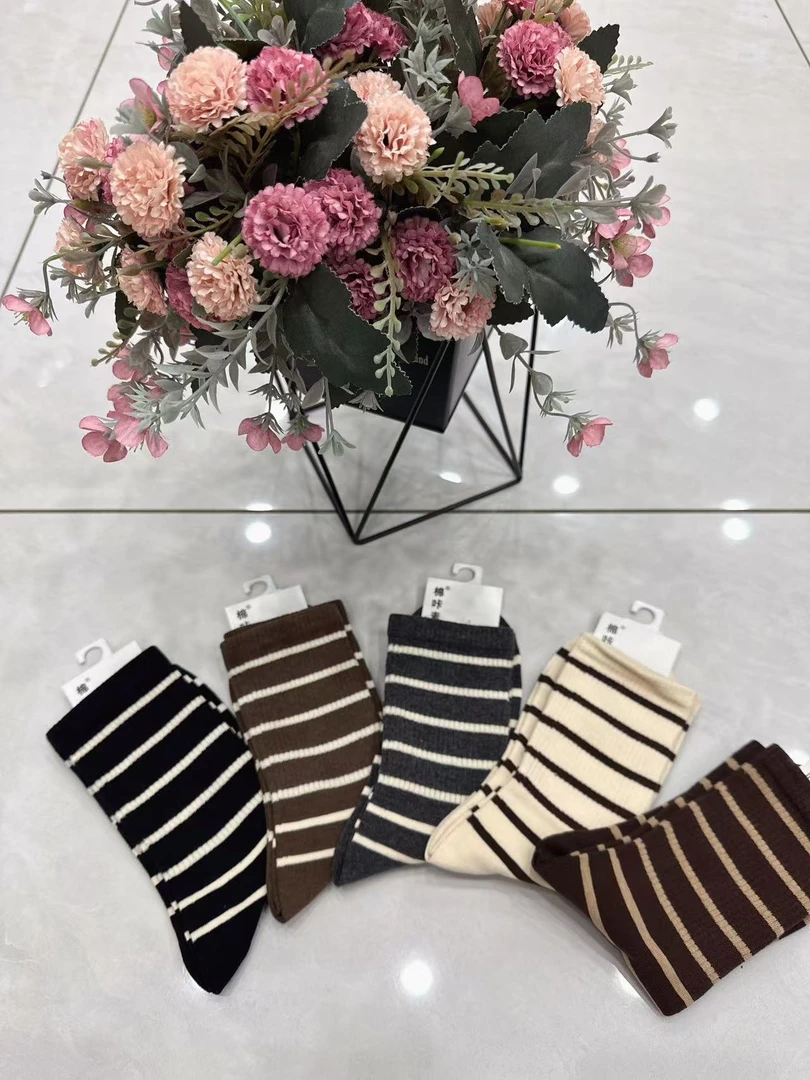 6220女款时尚舒适百搭条纹棉袜<一包5双>