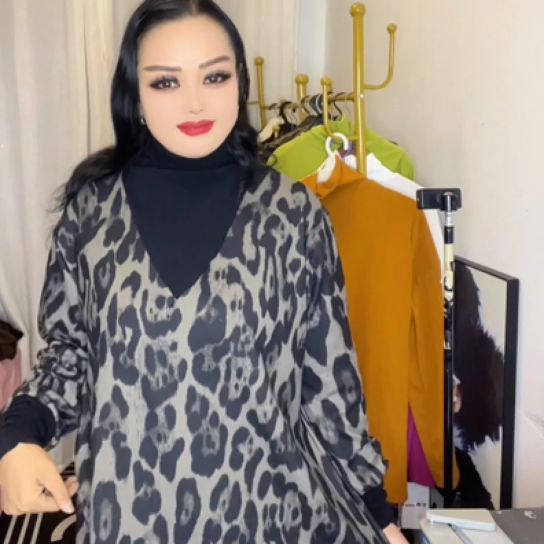 2024秋冬新款复古气质港味印花宽松高领豹纹打底衫百搭休闲上衣