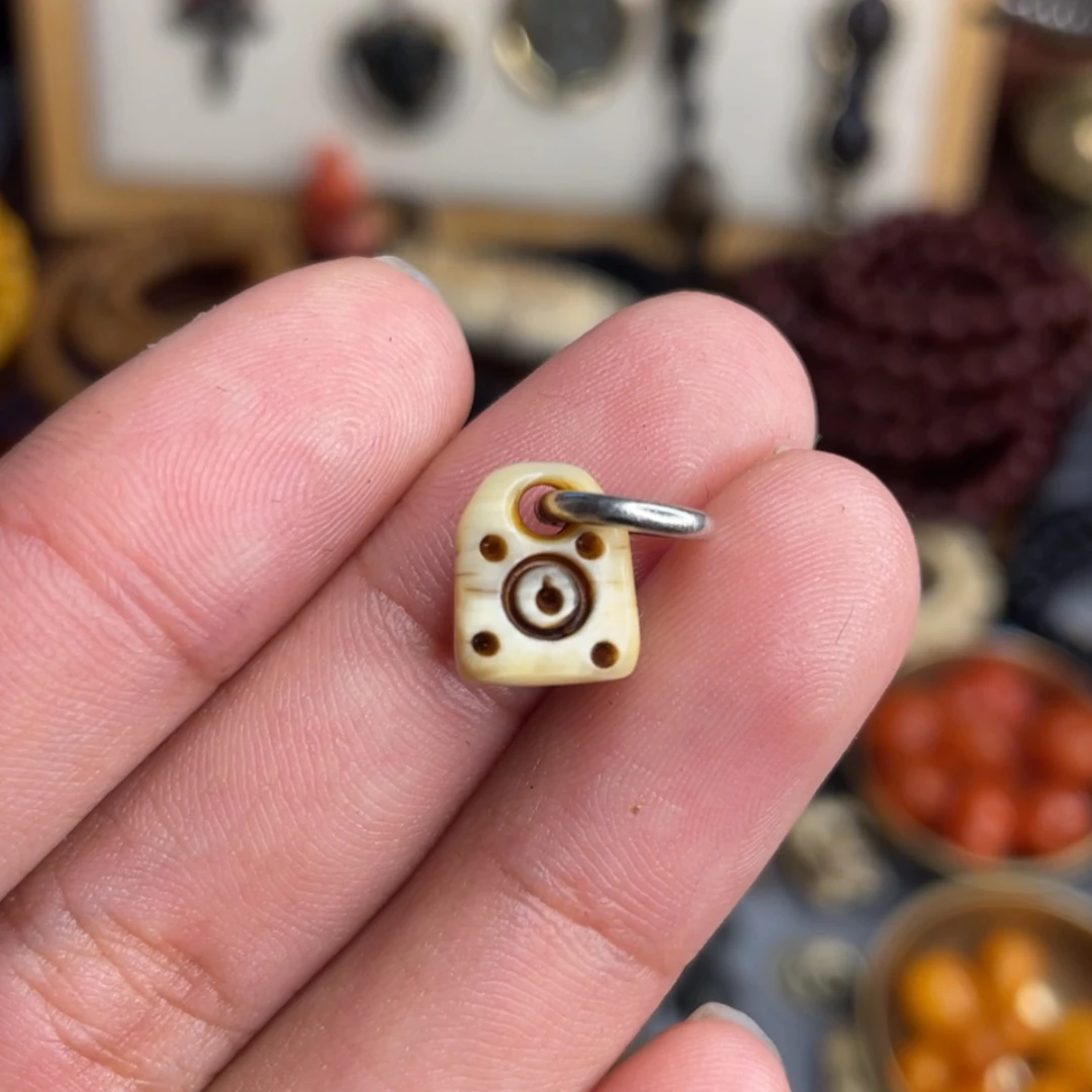【闪购商品】白玉菩提吊坠洪*