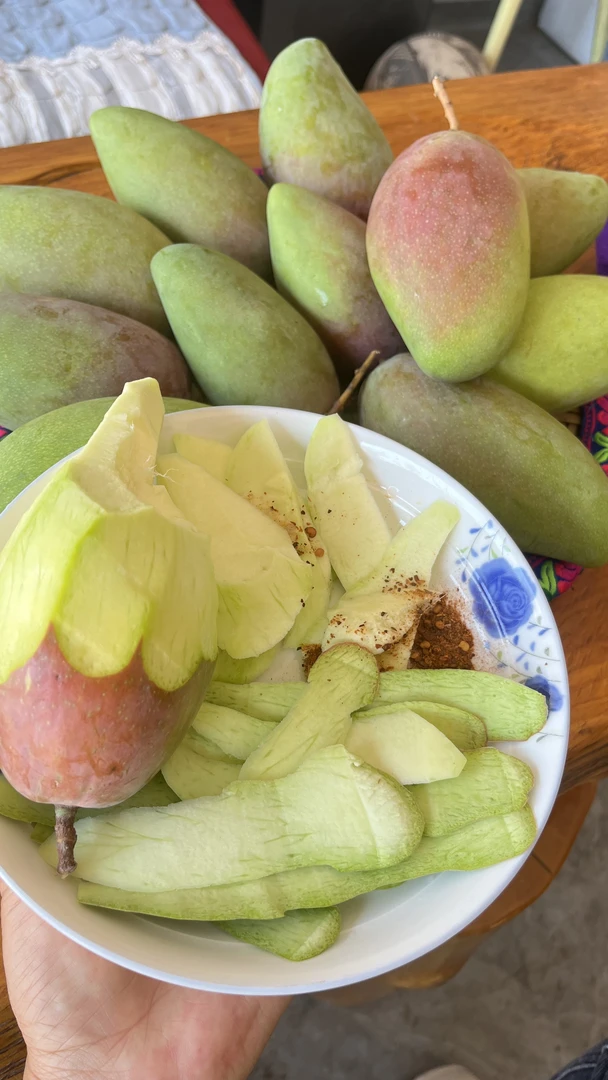 云南永仁生吃芒果五斤包邮