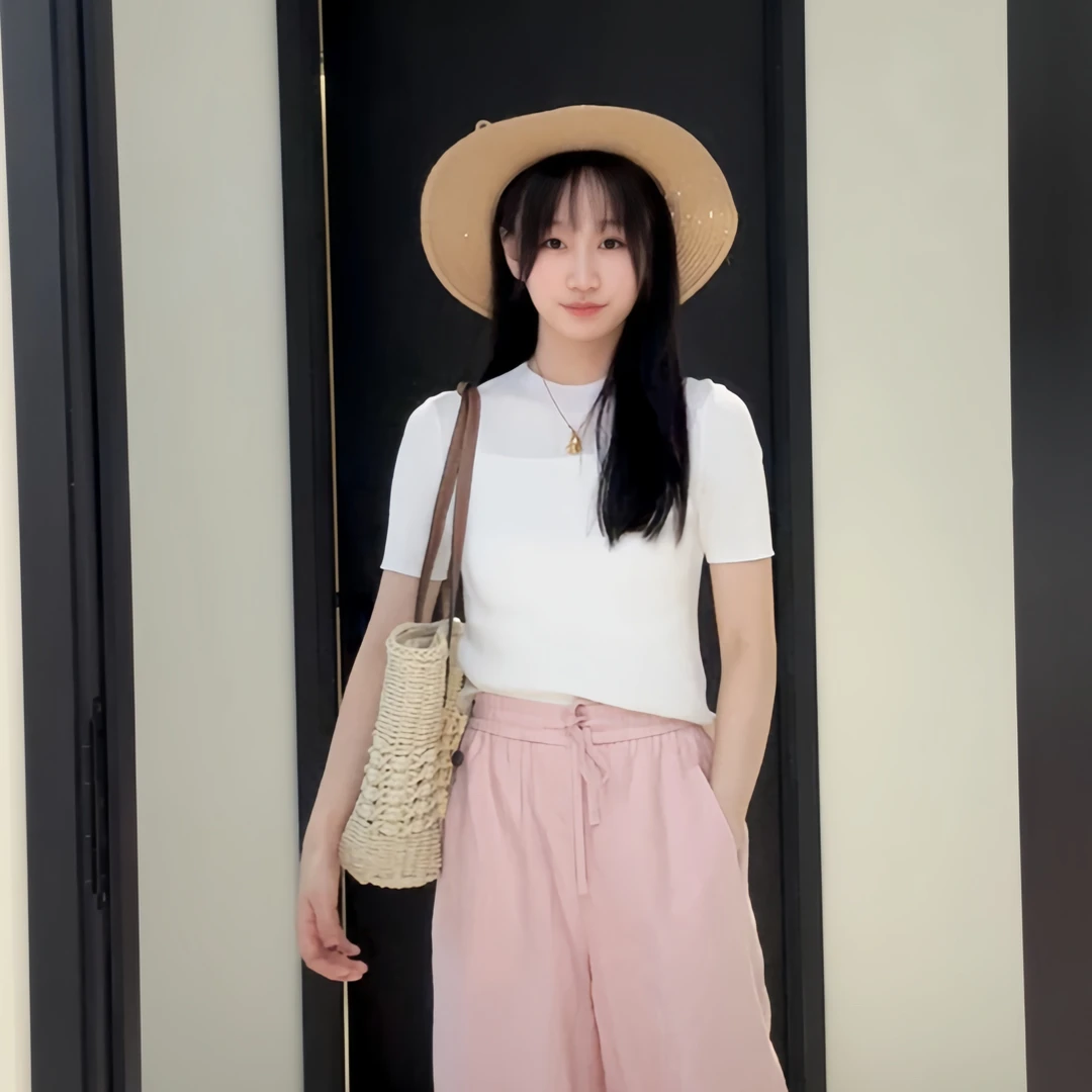 阿玛施5399601【夏日缤果】烟管领针织U领串珠长袖针织衫