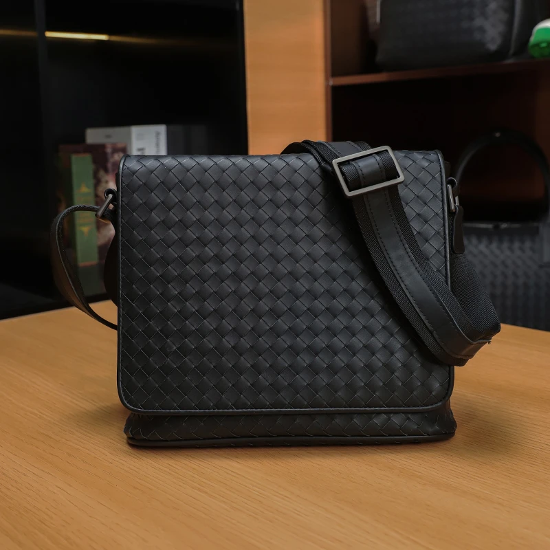 BOSOM VARVLEBV【胎牛皮】男士头层牛皮手工编制单肩包斜挎包商务包