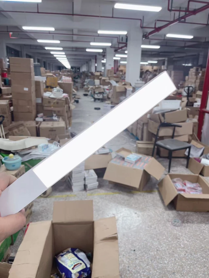 护眼可磁吸充电酷毙灯