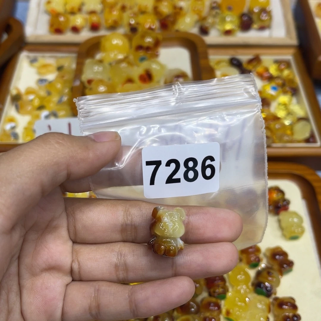 琥珀珠宝奇石未镶嵌