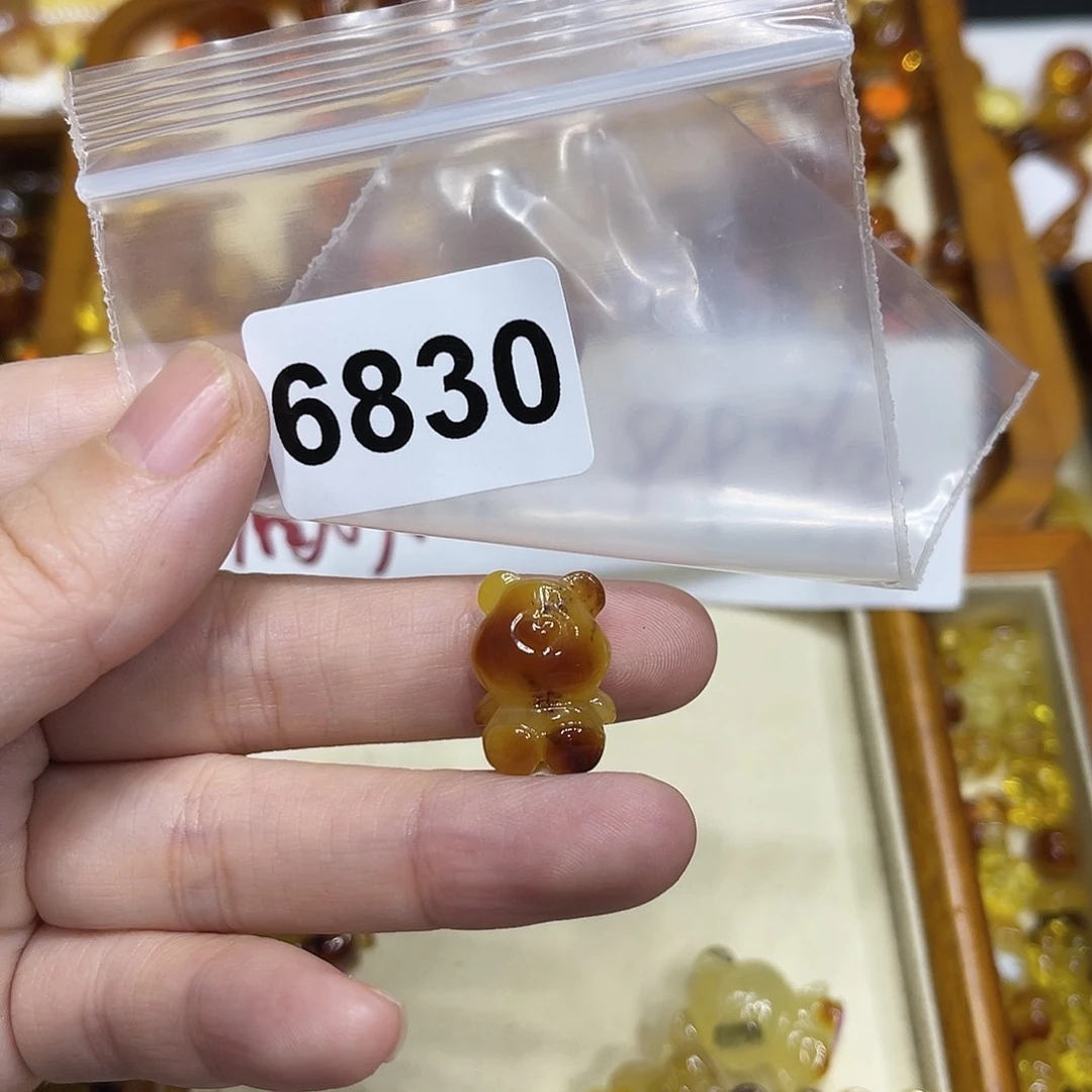 琥珀珠宝奇石未镶嵌