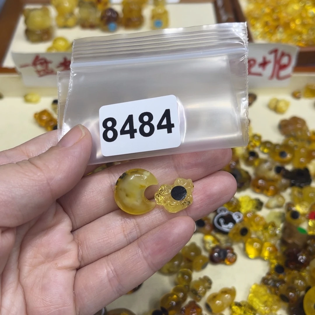 琥珀珠宝奇石未镶嵌