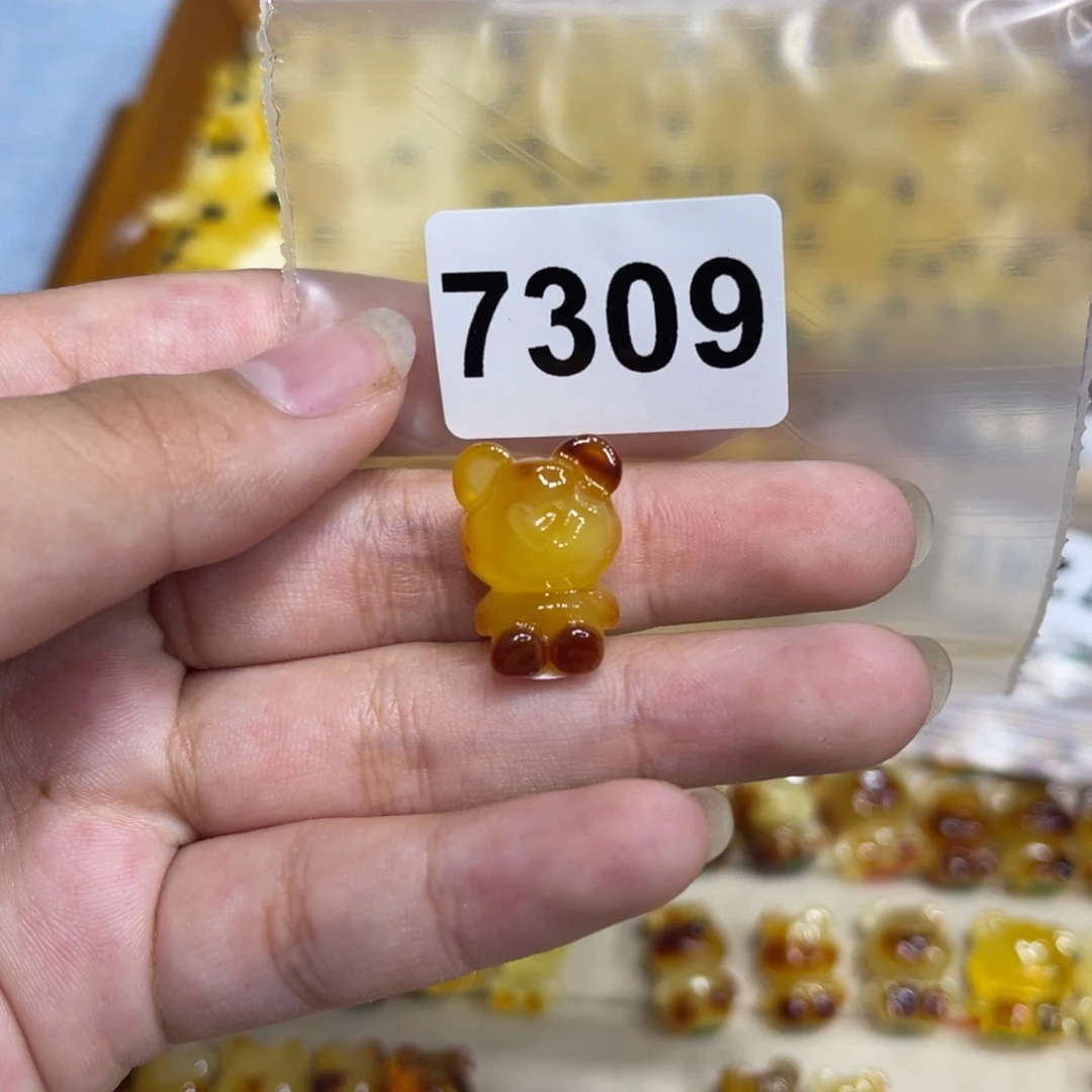 琥珀珠宝奇石未镶嵌