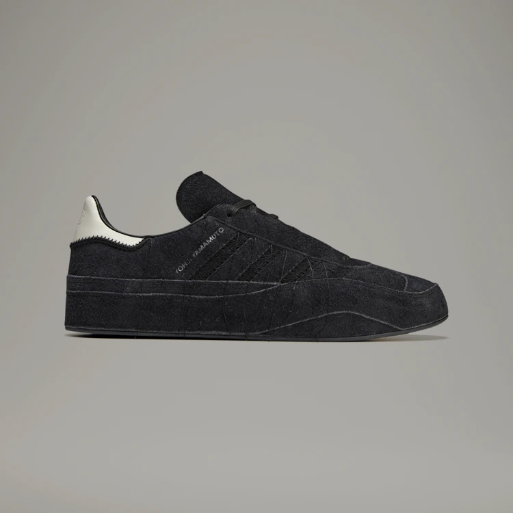 Y-3/Y-3（39-FZ6405）黑色时尚运动休闲刨层包边板鞋