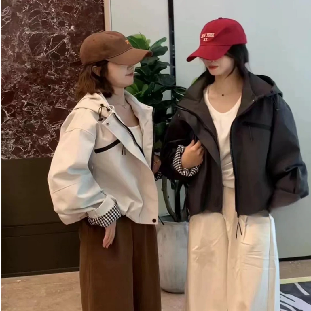 韩系酷飒有型休闲短款连帽户外冲锋衣风衣外套