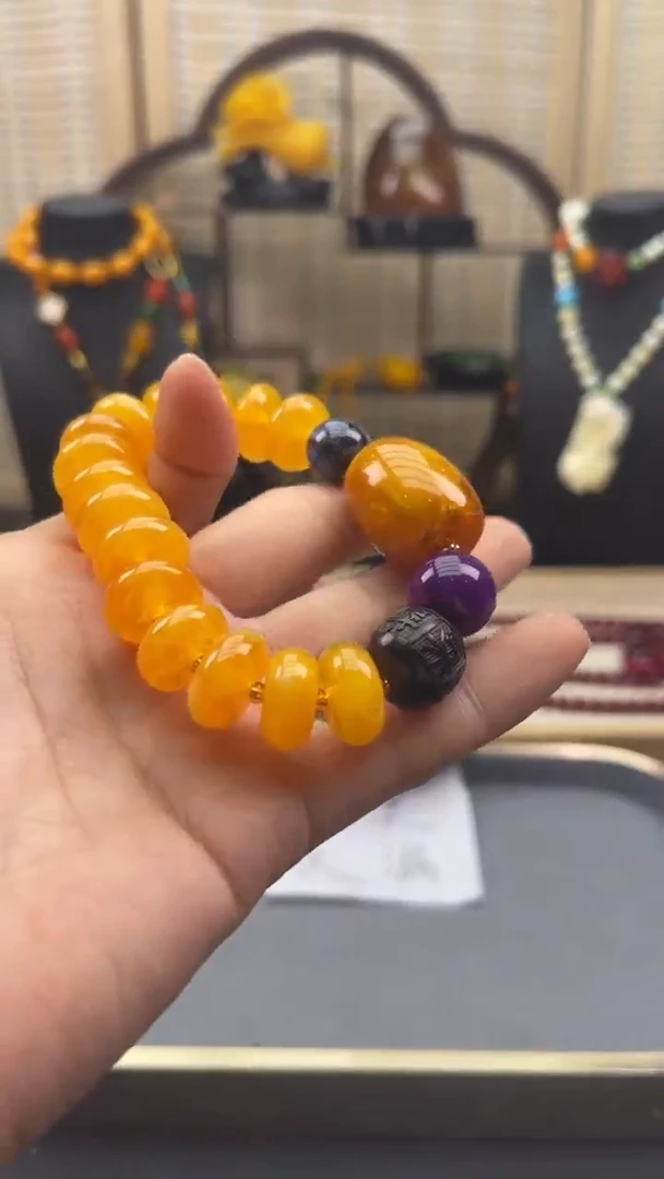 【闪购商品】琥珀裸石未镶嵌P11