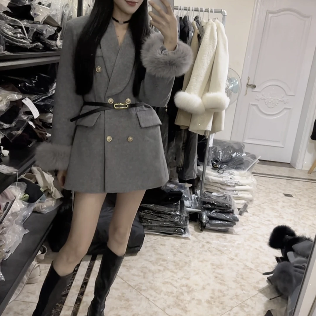 2024冬款显瘦袖口毛毛收腰毛呢外套