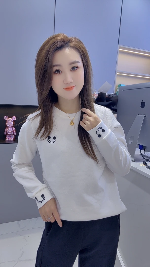 简约风笑脸袖扣棉T