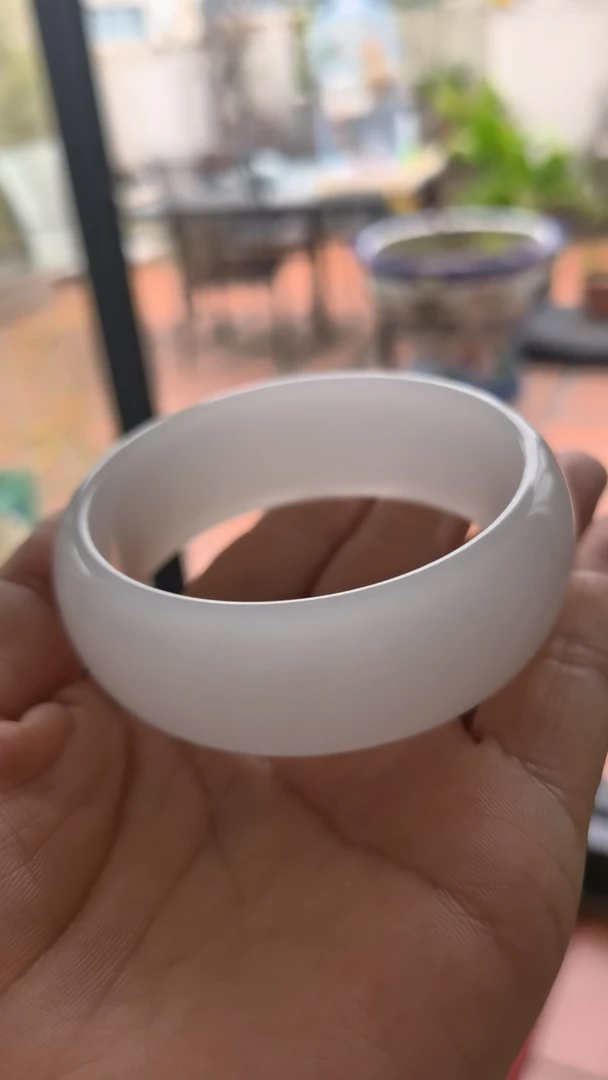 天然金丝玉白色轮胎宽版手镯宽2cm以上，57号圈口