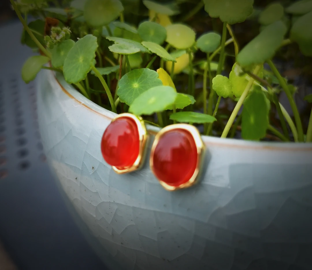 天然玉髓时尚耳钉酒红色百搭精工925纯银