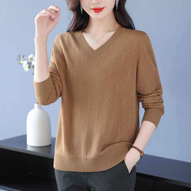 鸡心领冰丝针织小衫春秋妈妈洋气打底衫内搭2025新款春秋薄款上衣