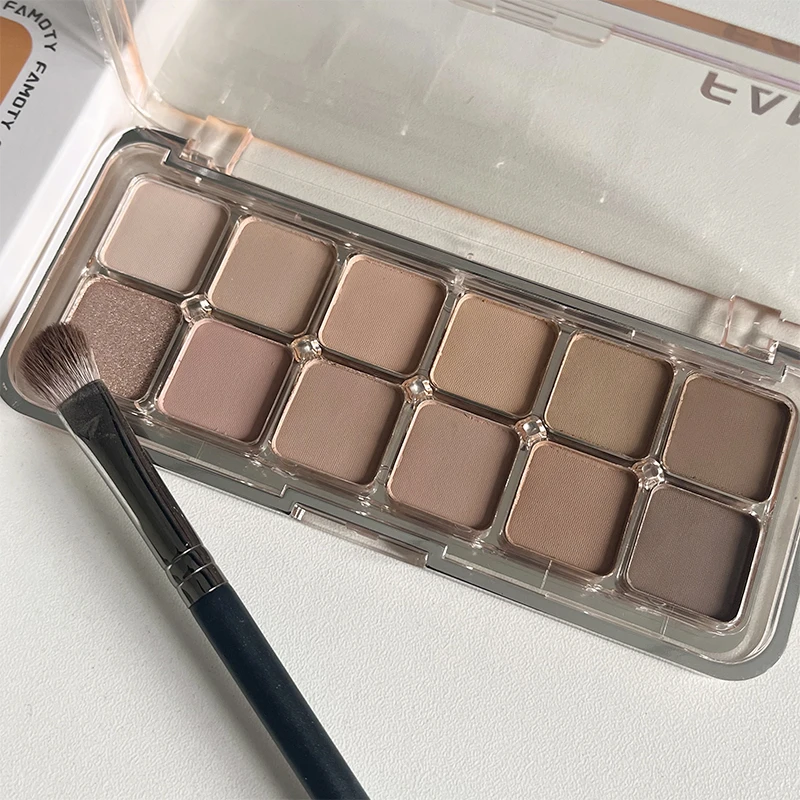 早八人日常百搭眼影盘！杏仁哑光大地色眼影盘消肿通勤多色网红款