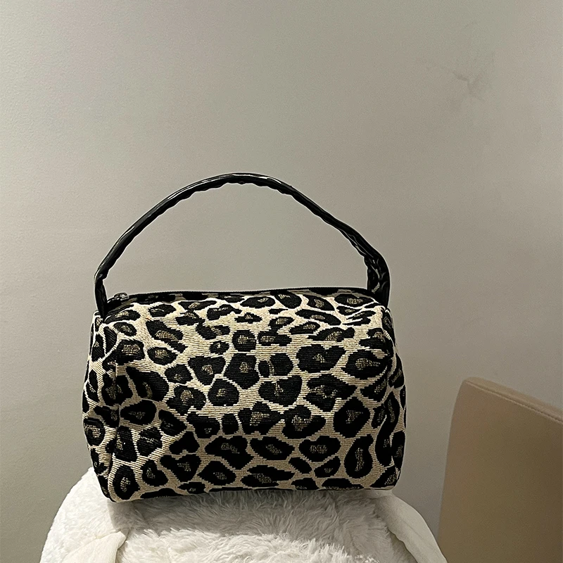 【大E专属】豹纹黑皮新款手提包大容量化妆包女便携通勤旅行收纳包