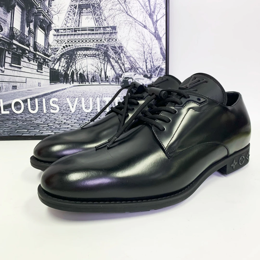 全新未使用 LouisVuitton/路易威登 LV黑色皮面鞋舌带logo皮鞋