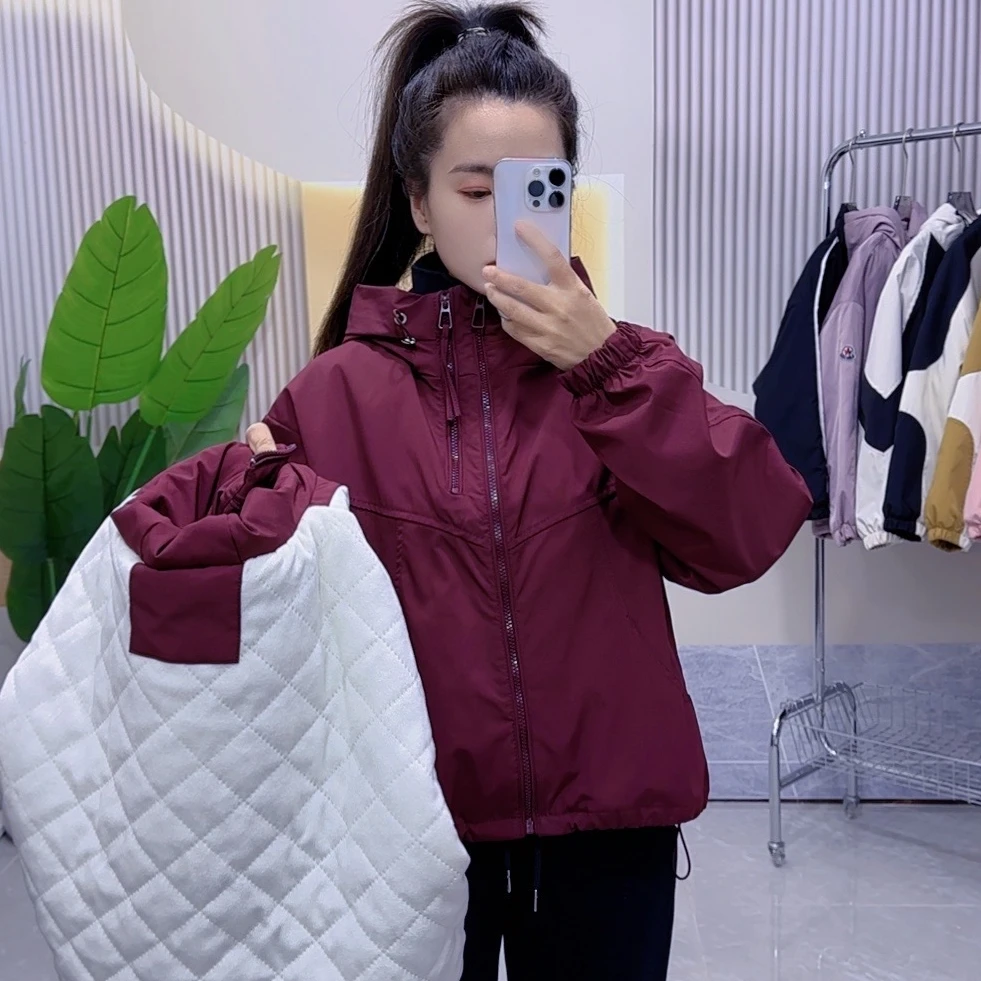 加绒加厚小个子冲锋衣女秋冬季短款外套运动新款洋气夹克女士上衣