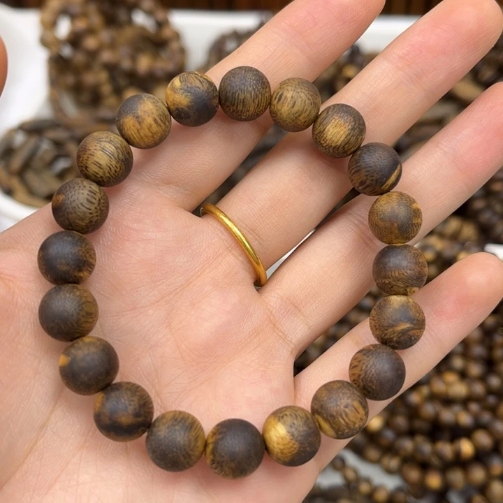 沉香手串沉香绿奇楠圆珠卡十