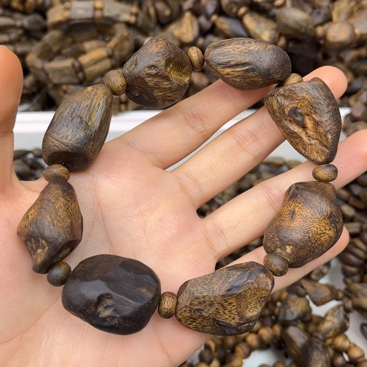 沉香手串孖*沉香绿奇楠树丁留疤32