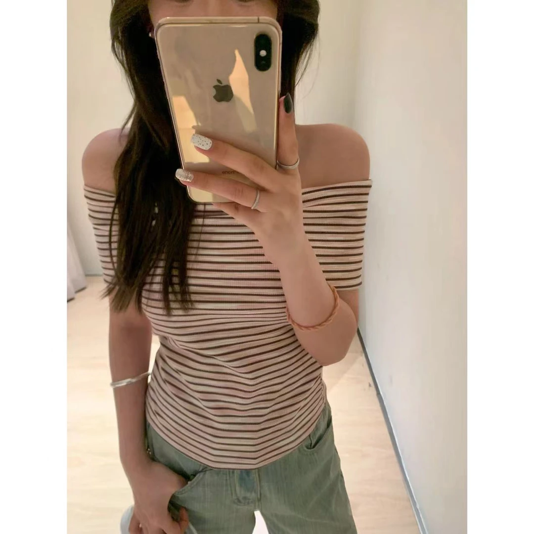 王少女YOKLASS 【清清】粉色条纹一字领针织衫休闲上衣 Z22618S42