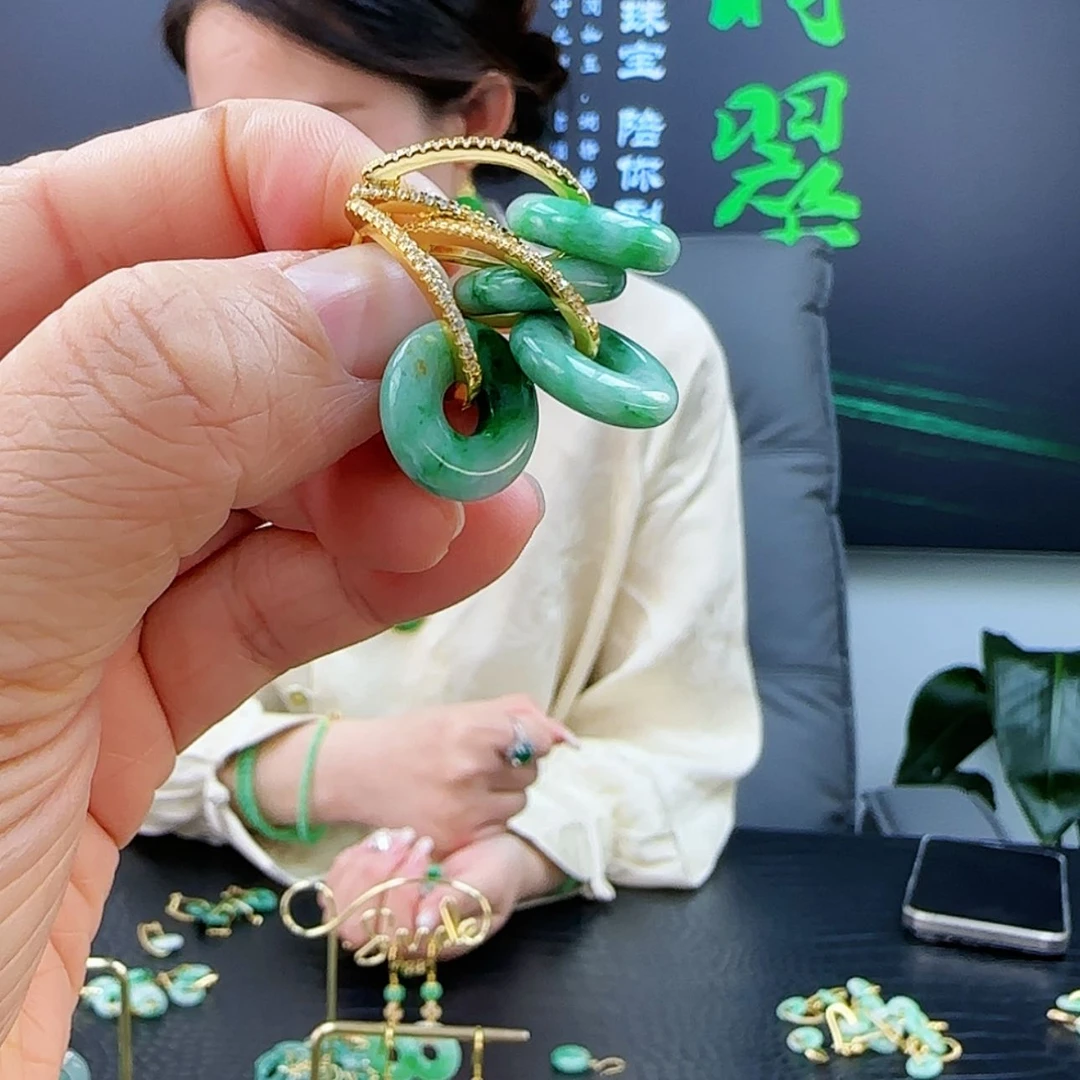 【闪购商品】翡翠耳饰银S925镶嵌多样性发货 发其一