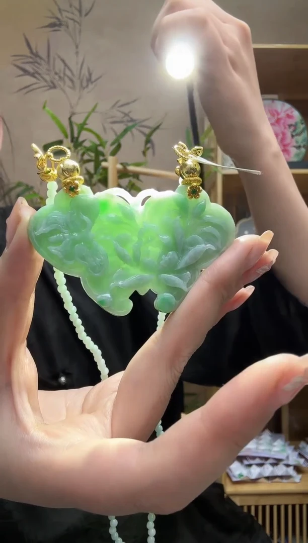 【闪购商品】翡翠颈饰未镶嵌吊坠