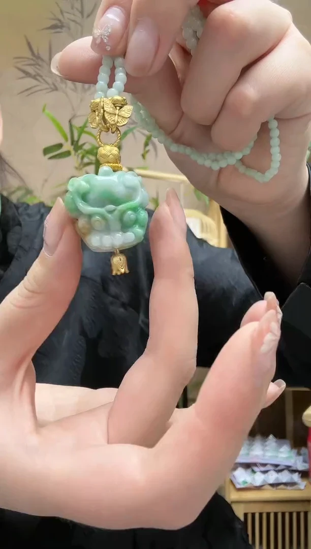 【闪购商品】翡翠颈饰未镶嵌吊坠