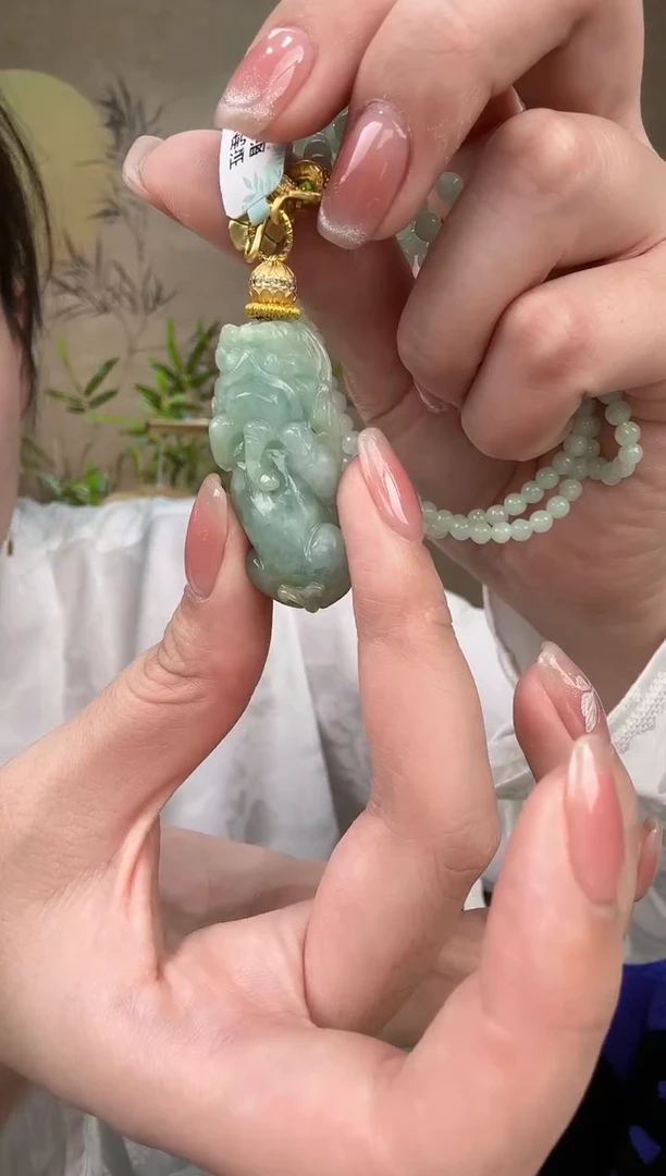 【闪购商品】翡翠颈饰未镶嵌吊坠