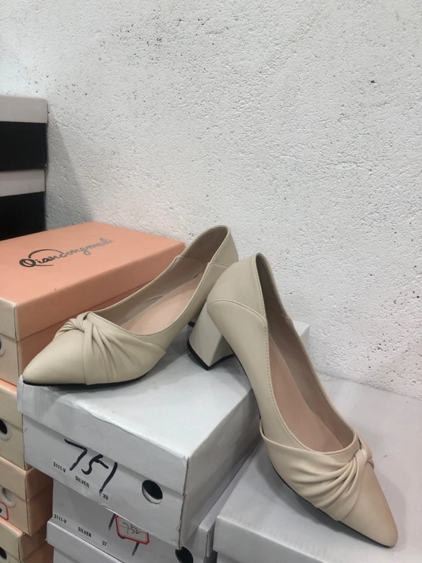 1192时尚高端女鞋