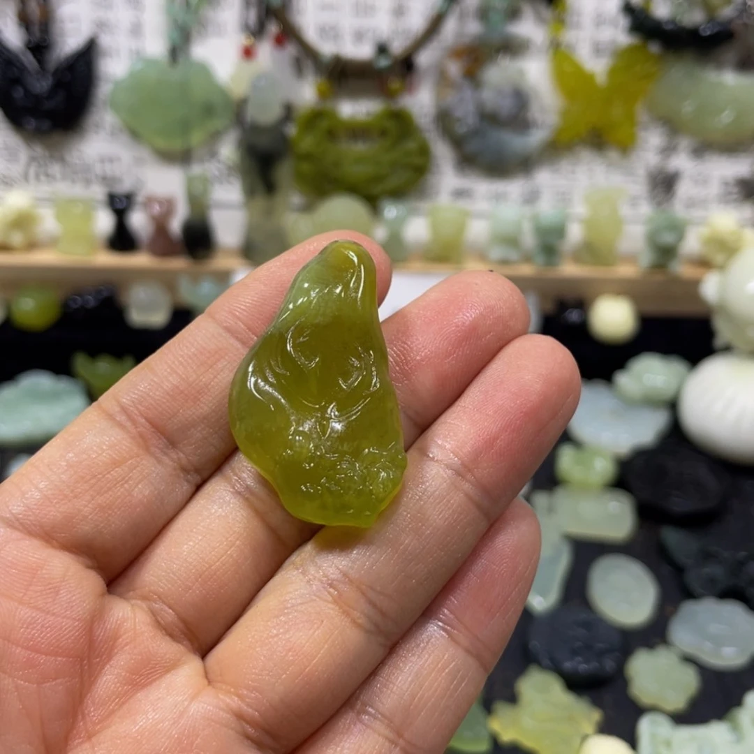 【闪购商品】蛇纹石玉颈饰未镶嵌1