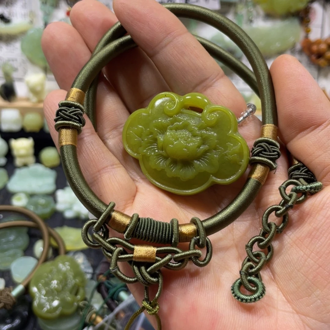 【闪购商品】蛇纹石玉颈饰未镶嵌44