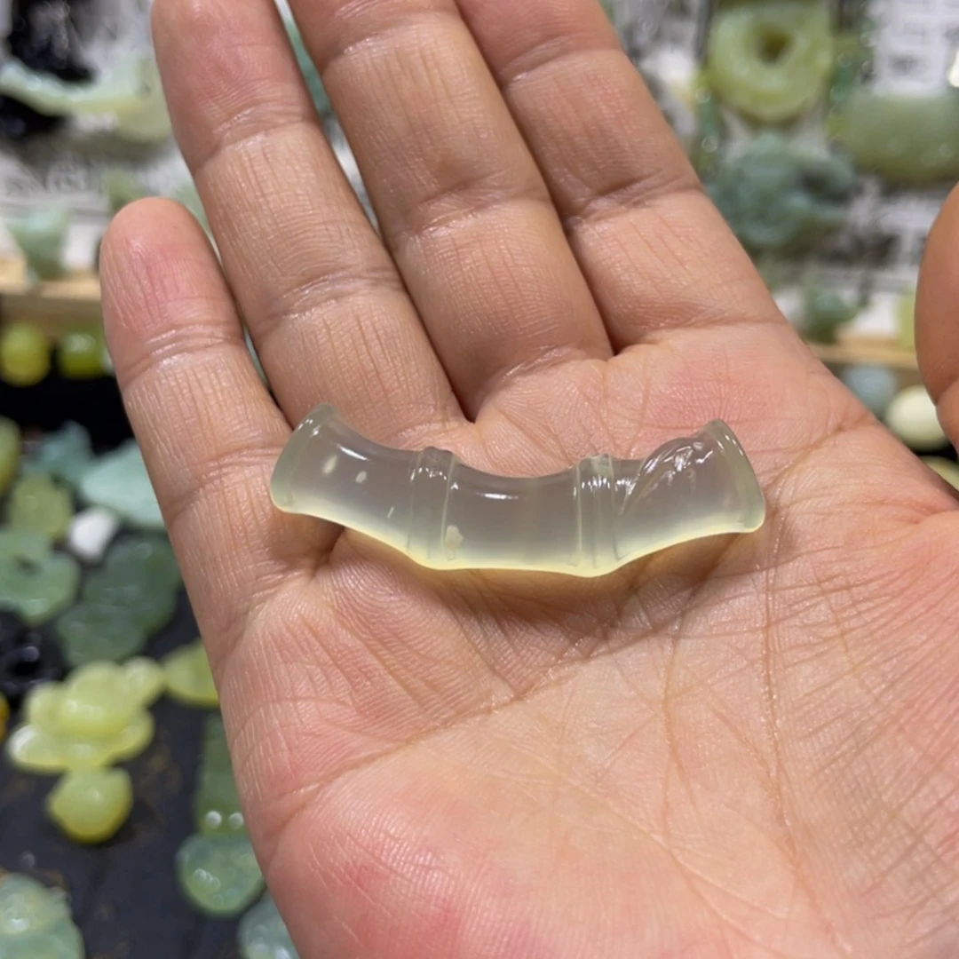 【闪购商品】蛇纹石玉颈饰未镶嵌35