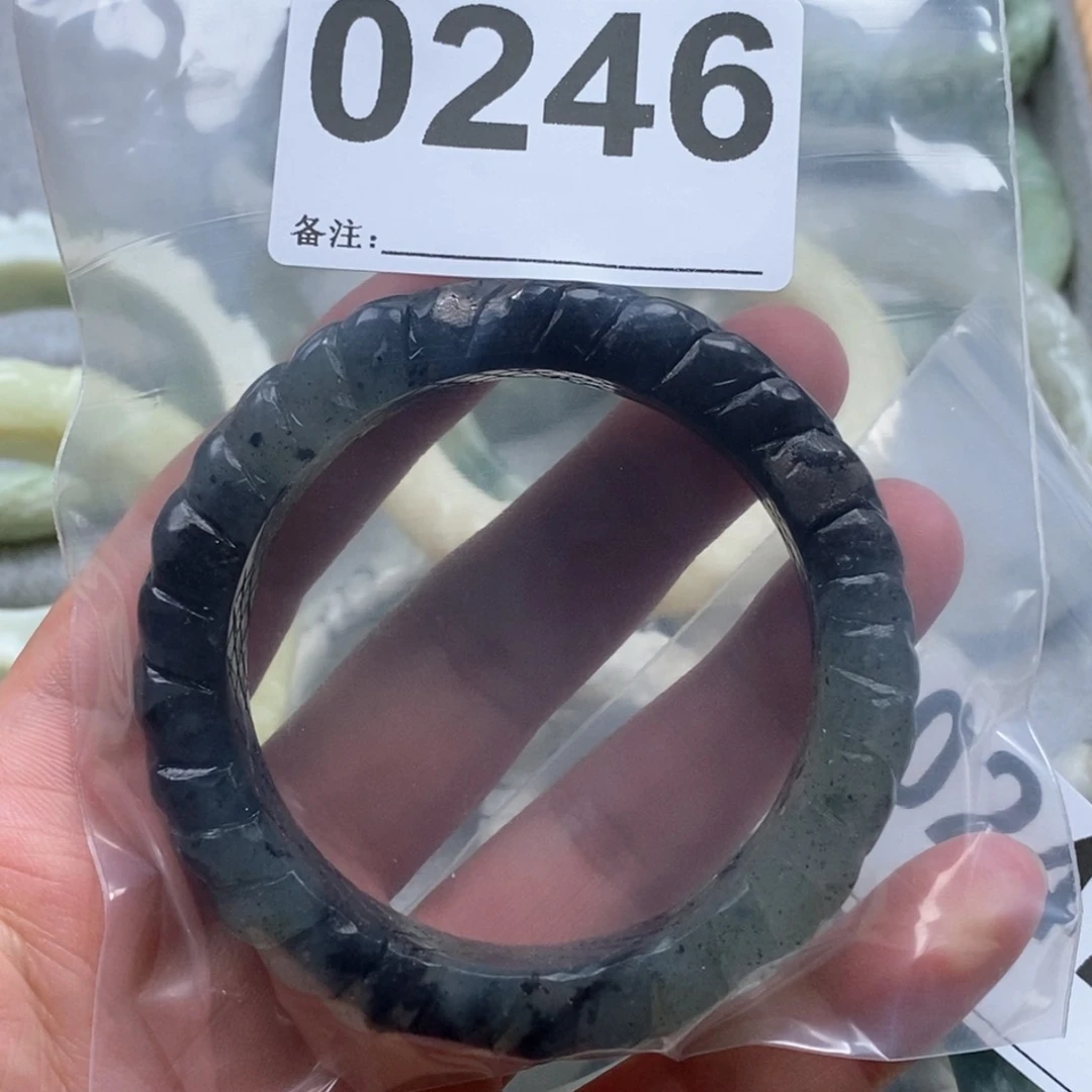 岫玉手镯未镶嵌手镯