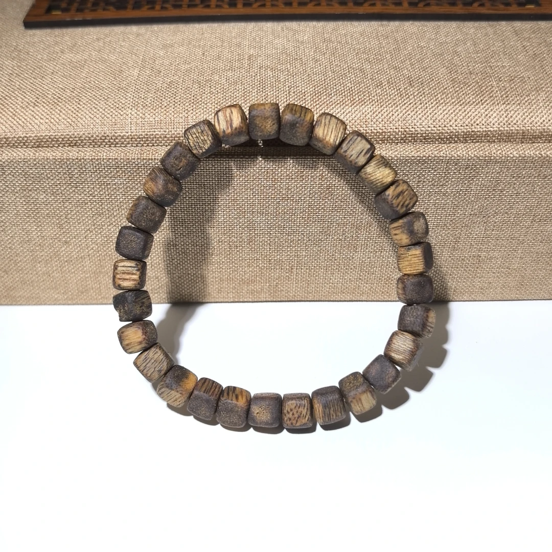 莺歌绿奇楠 7mm 四方珠单圈沉香手串 多样性发其一 CX62666