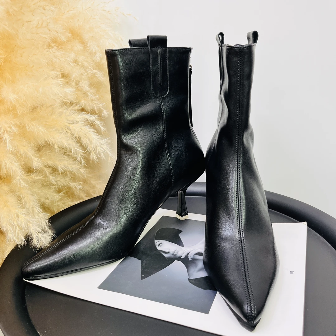 足伊莲 肥仔推荐 9955 秋冬尖头薄绒新款时尚百搭细跟短靴