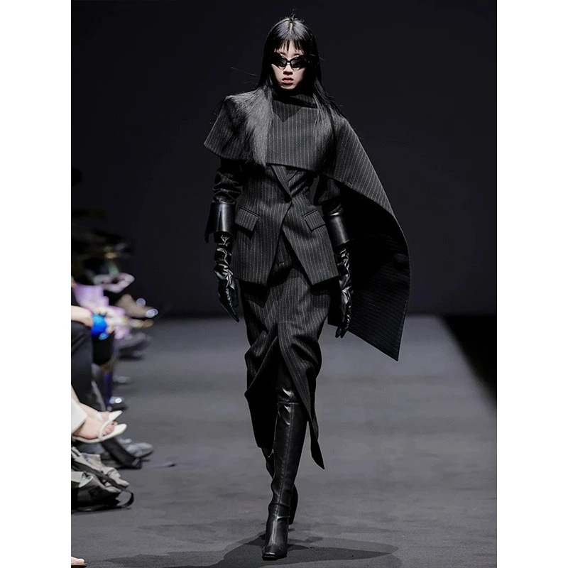 秋冬经典条纹气质霸道女总裁西装套裙洋气披风高级感时尚博主套装