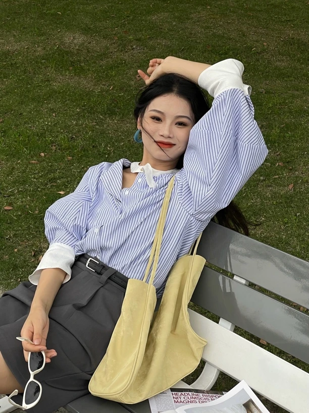 Zdenka ｜【十四行诗】小众法式设计感圆领羊腿袖蓝白条纹衬衣