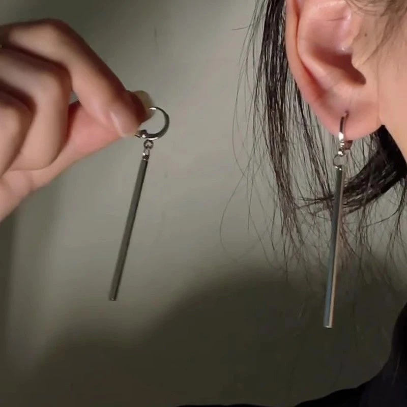 冷淡风极简一字金属耳扣酷飒风显脸小气质耳饰个性古风耳饰