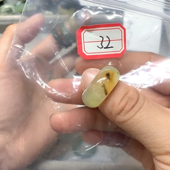 蛇纹石玉戒指未镶嵌黑***香