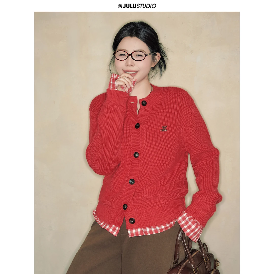 巨鹿工作室“普罗旺斯甜莓”微胖mm设计感撞色假两件开衫大码毛衣