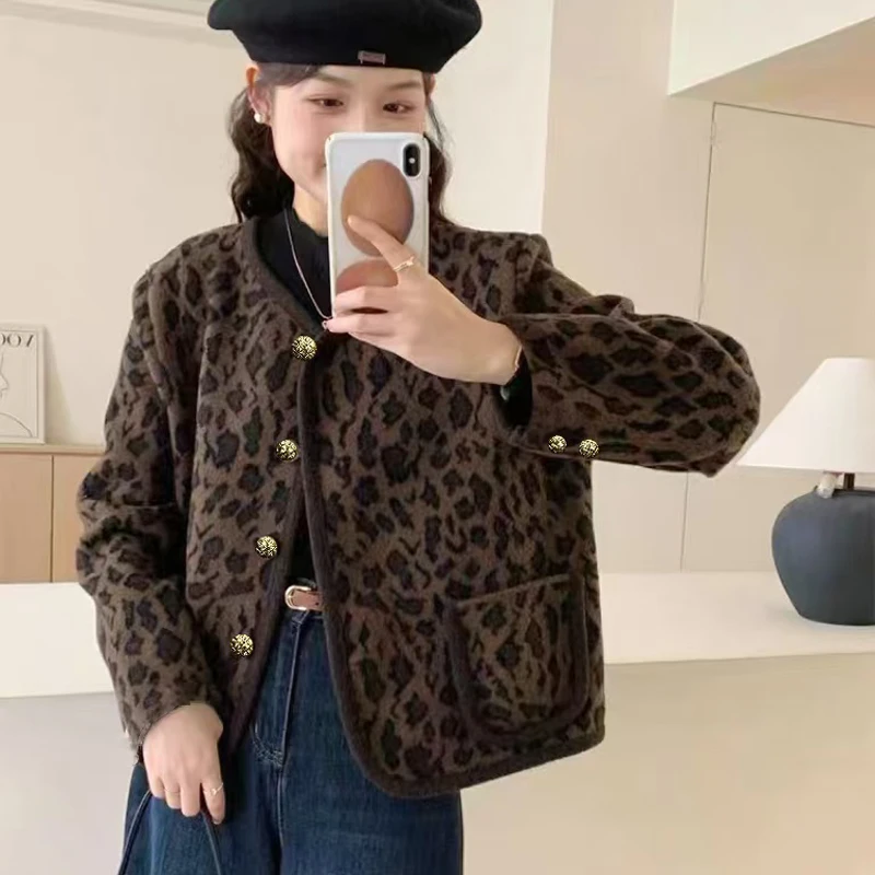 新款韩版小香风时尚豹纹珍珠绒毛呢外套女夹棉短款百搭上衣 8991