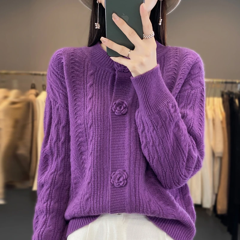 花朵扣针织外搭23秋冬新款低圆领100纯羊毛衫女韩版针织羊毛开衫