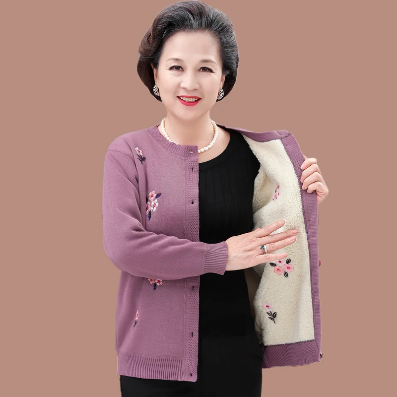 奶奶秋冬装长袖开衫加绒保暖衣针织衫中老年女妈妈绣花打底衫外套