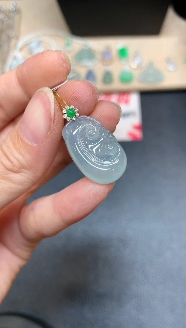 【闪购商品】翡翠吊坠(不含链)18K金镶嵌如意【无服务费