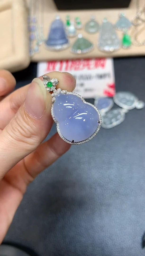 【闪购商品】翡翠吊坠(不含链)18K金镶嵌葫芦【无服务费